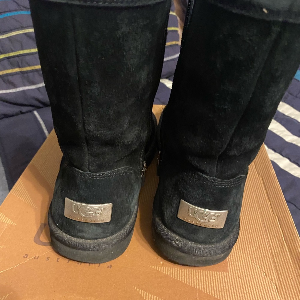 Black Uggs - Picture 3 of 5